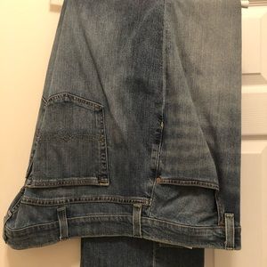 Lucky Jeans - 46 W x 32 L